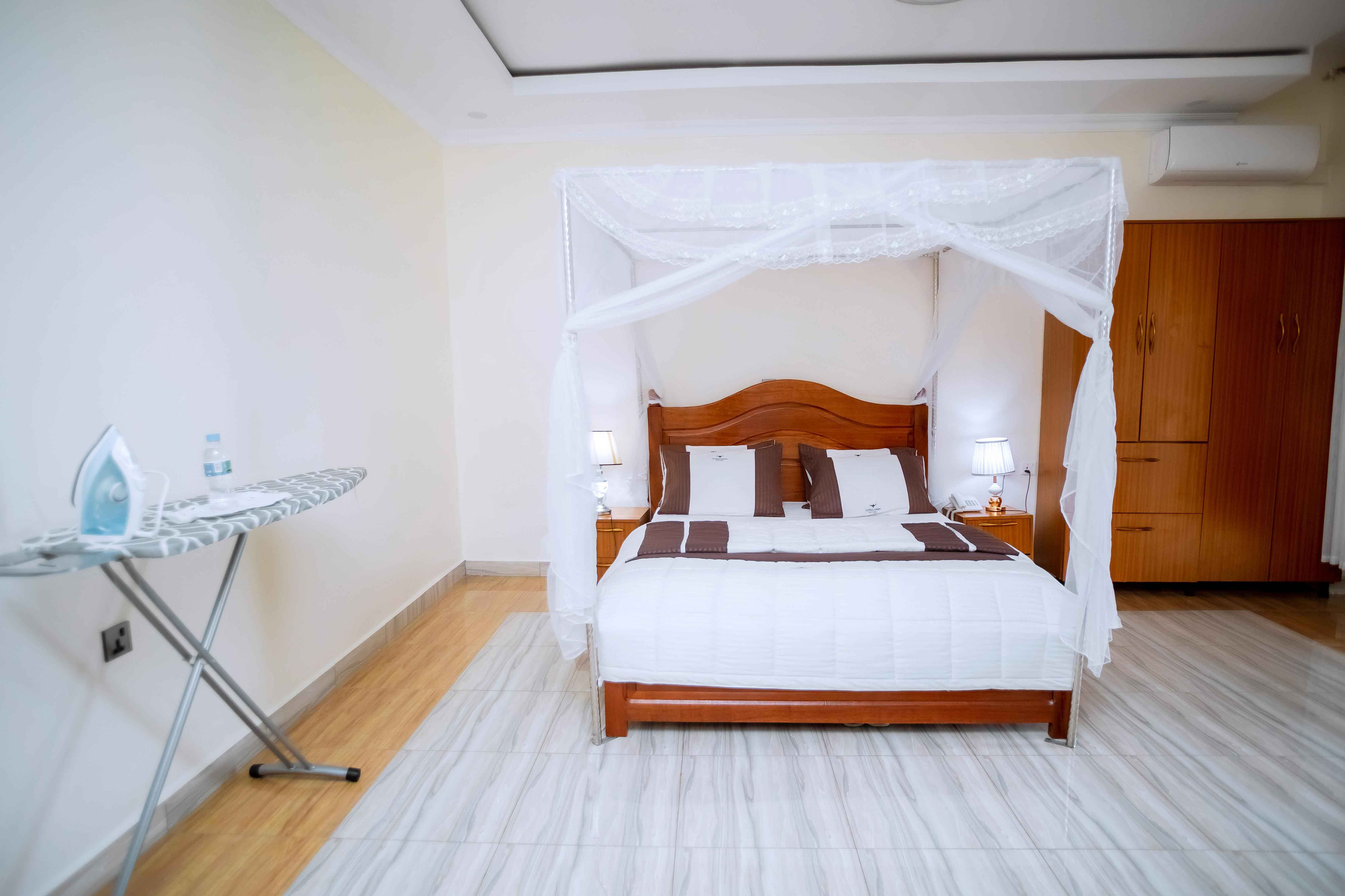 Accommodation - Thumbnail 8