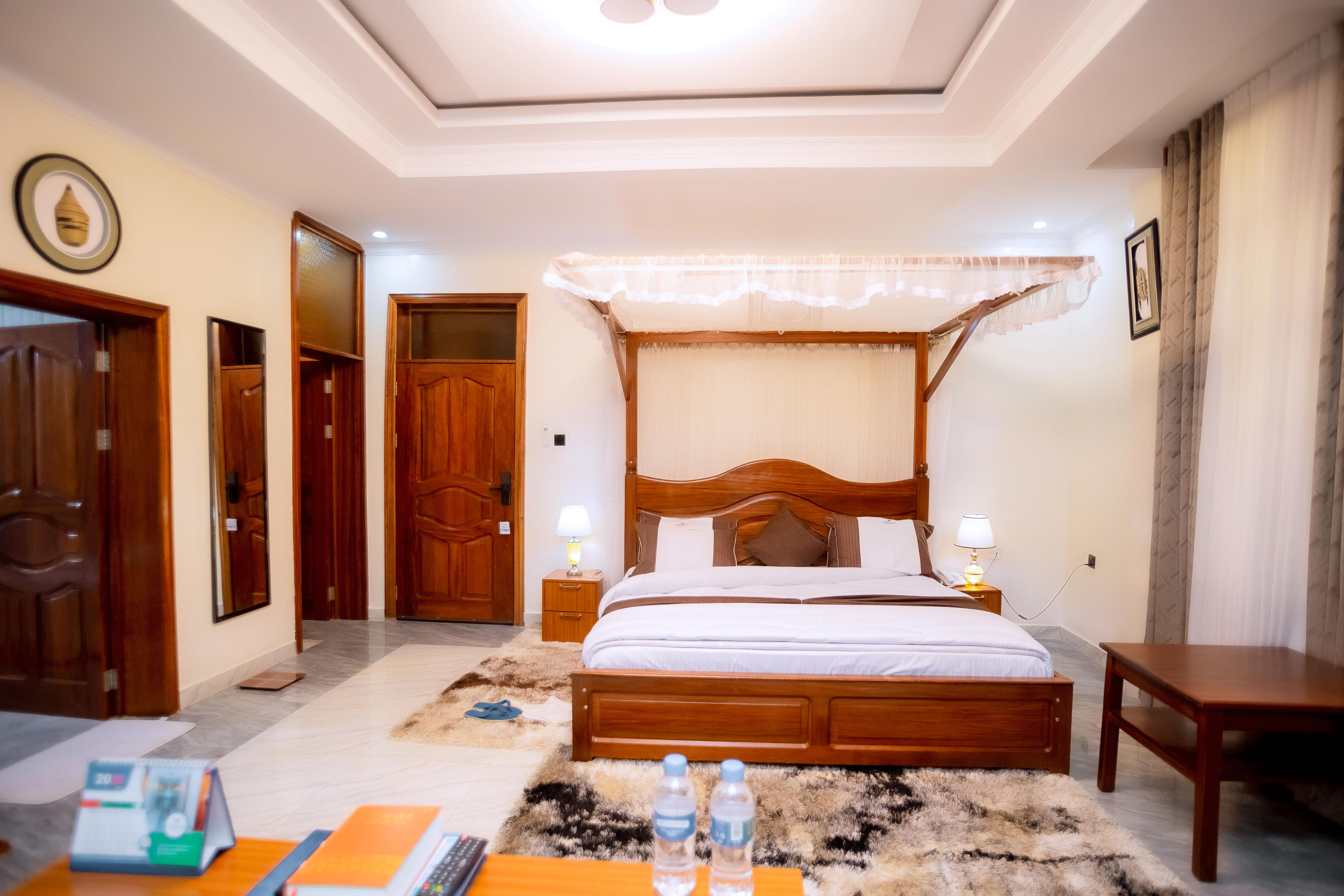 Executive Suite Room - Thumbnail 2