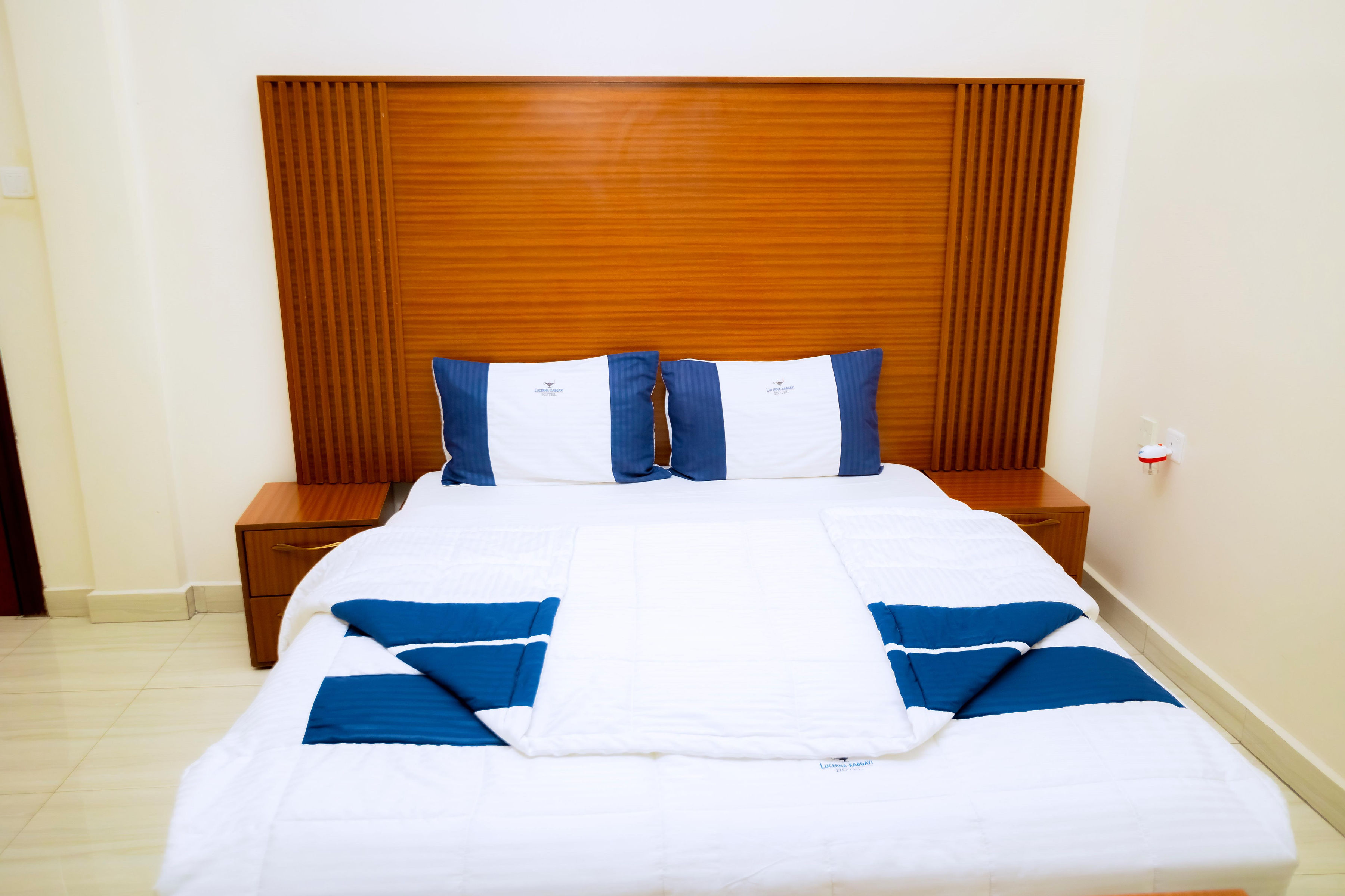 Standard Room - Thumbnail 5